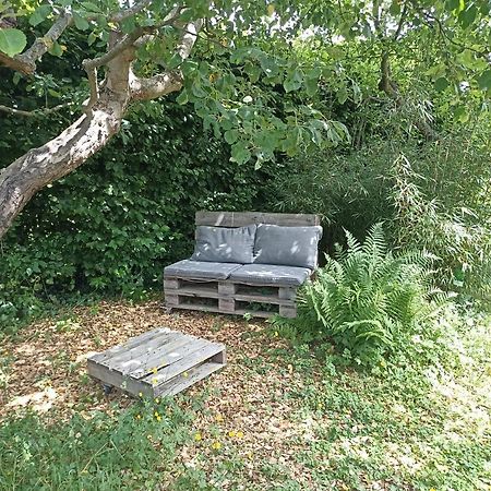 L'échappée au jardin, yourte bucolique Godinne Exterior foto
