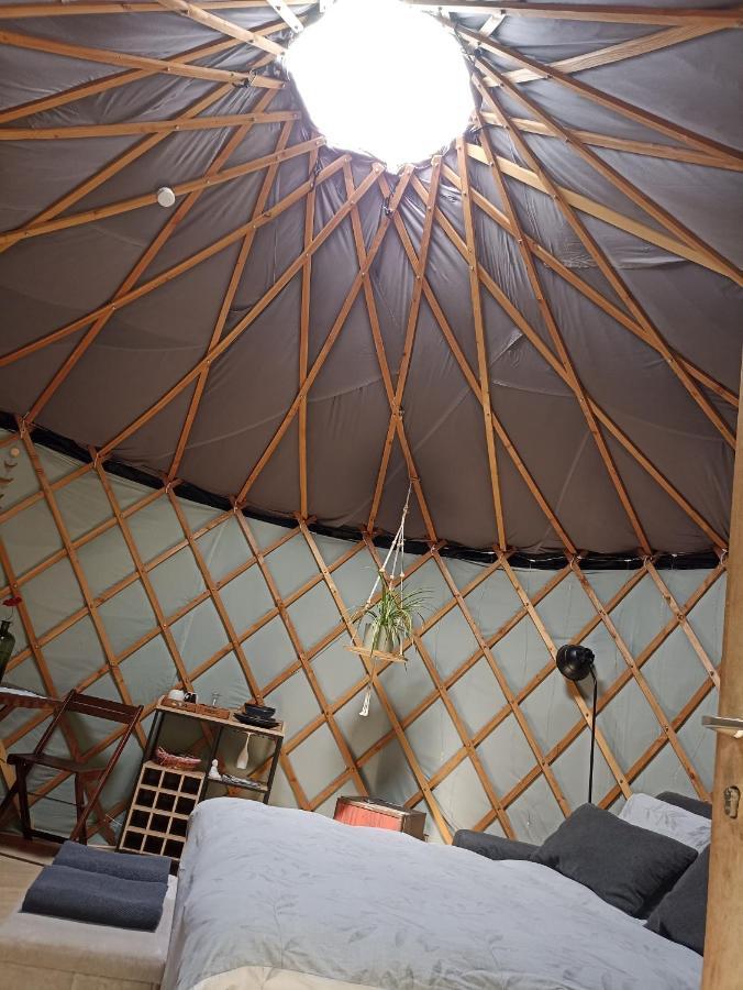 L'échappée au jardin, yourte bucolique Godinne Exterior foto